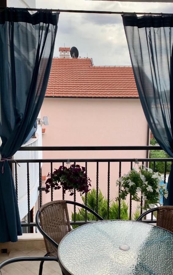 Lastochka.Mne Apartments Baošići Zewnętrze zdjęcie