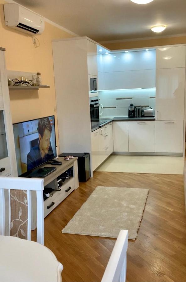 Lastochka.Mne Apartments Baošići Zewnętrze zdjęcie